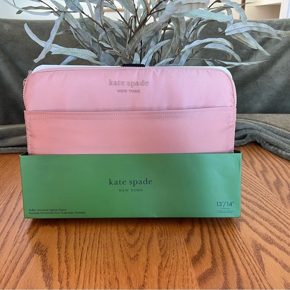 NWT Kate Spade Puffer Universal Mauve Laptop Sleeve 13”/14”